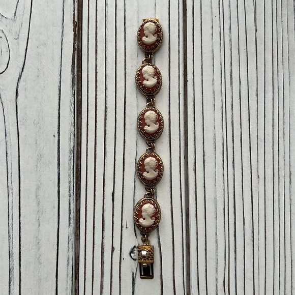 Antique Cameo Necklace and Bracelet - Picture 4 of 5